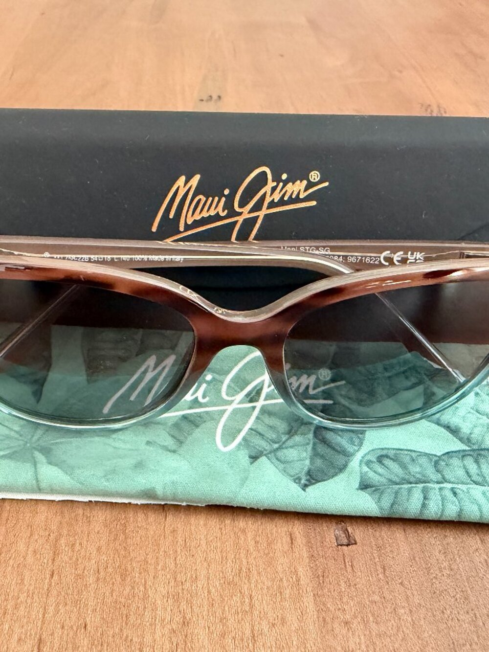 Maui Jim Honi - Sandstone with Blue Sunglasses